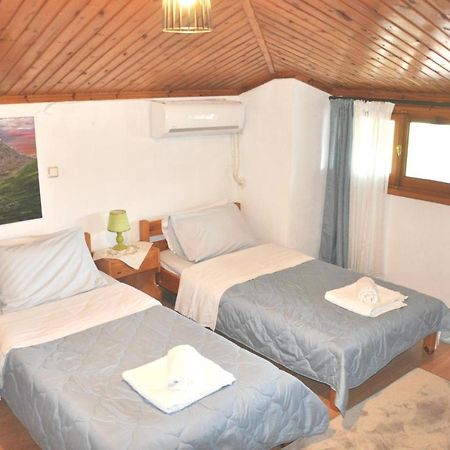 מצובון Cozy Loft With Fireplace & View מראה חיצוני תמונה